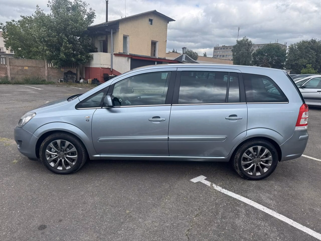 Opel Zafira фото 8
