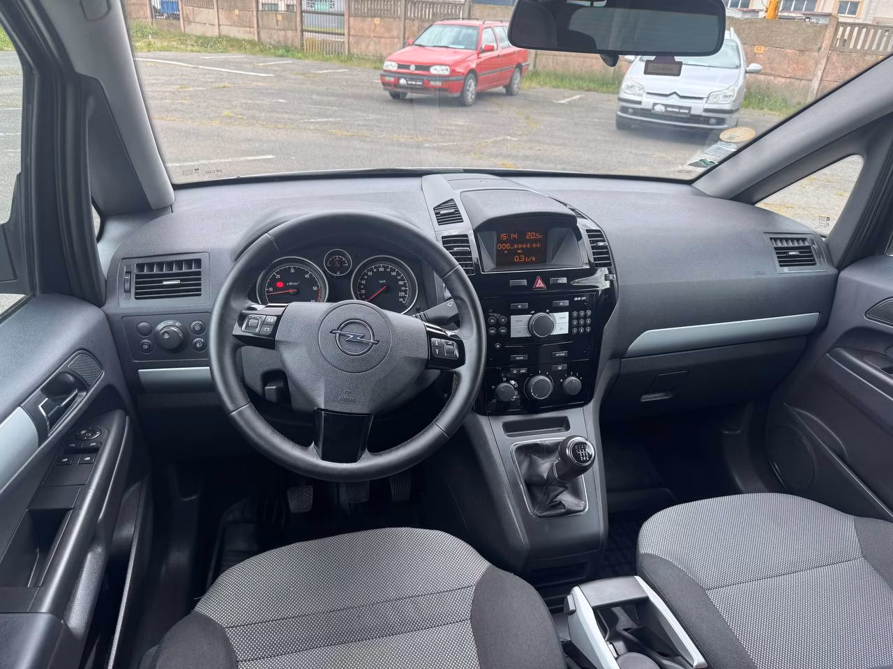 Opel Zafira фото 9