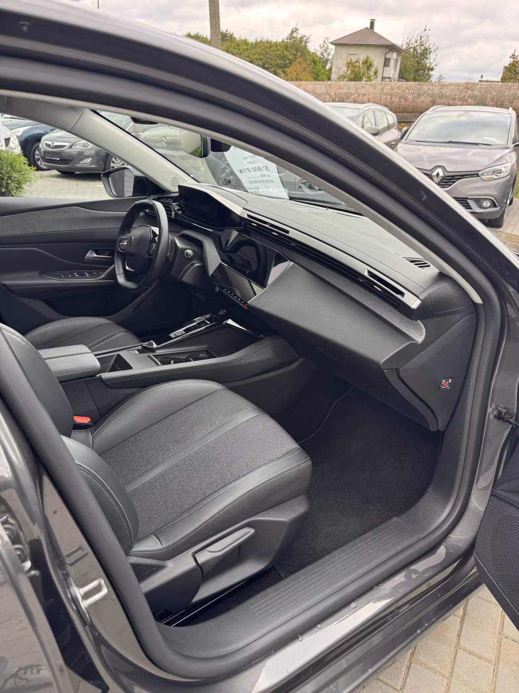 Peugeot 308 фото 10