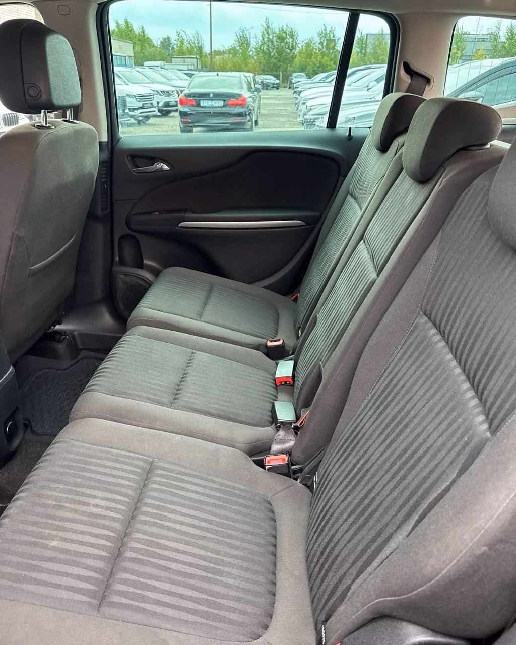 Opel Zafira фото 9
