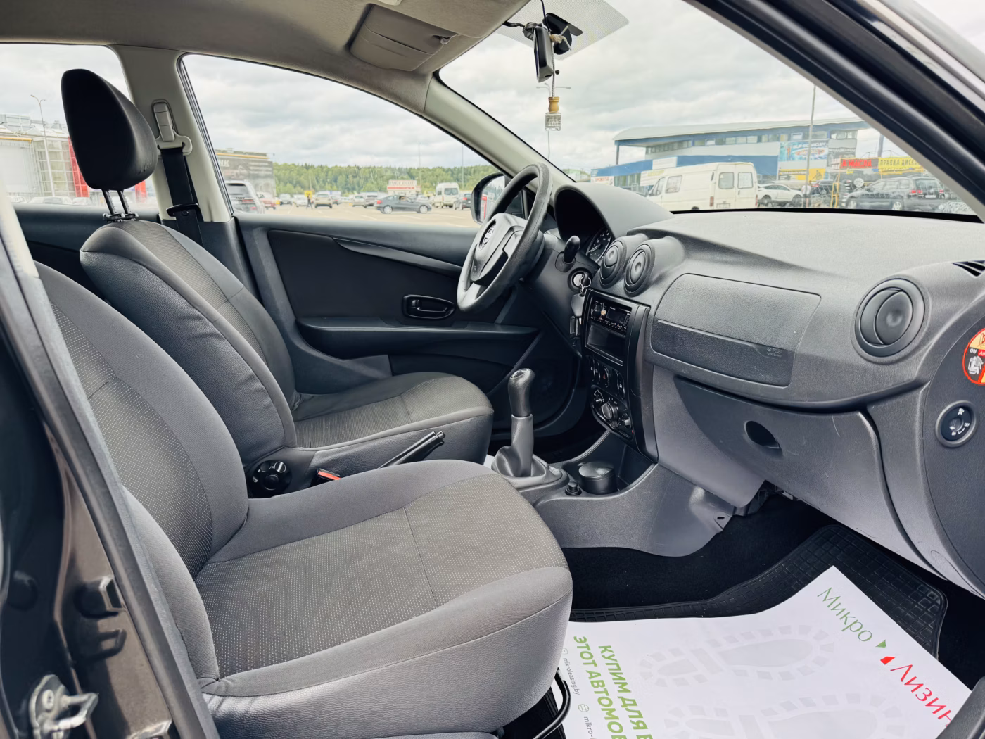 Nissan Almera фото 8