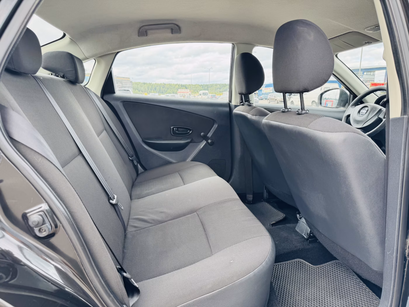 Nissan Almera фото 7