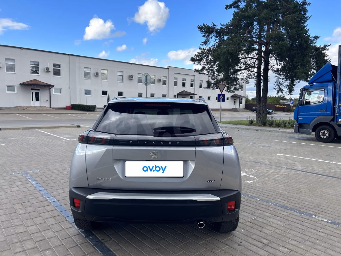 Peugeot 2008 фото 6