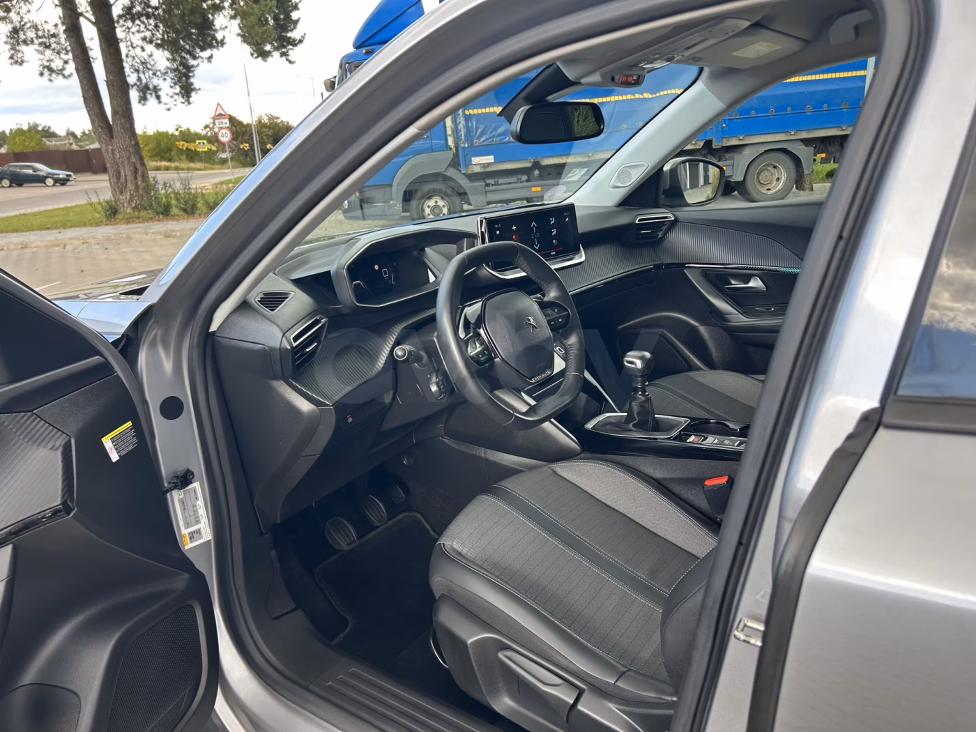 Peugeot 2008 фото 10