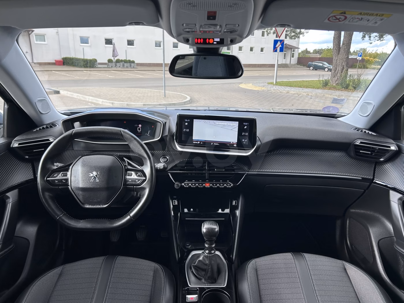 Peugeot 2008 фото 11