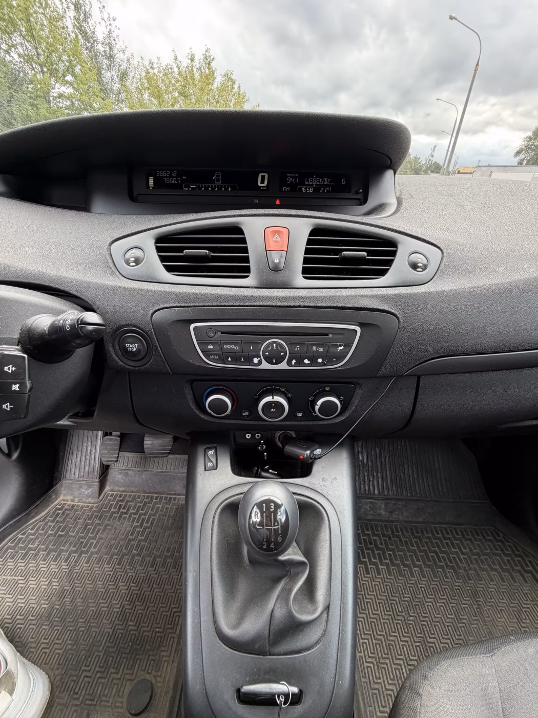Renault Scenic фото 17