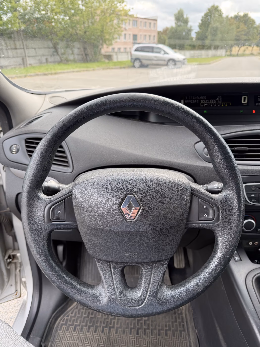Renault Scenic фото 18