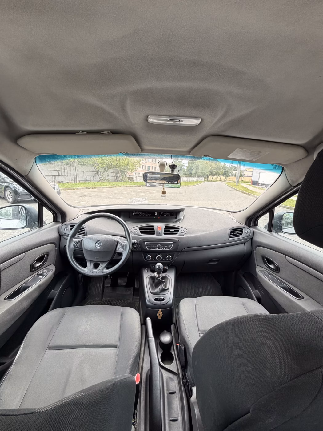 Renault Scenic фото 15