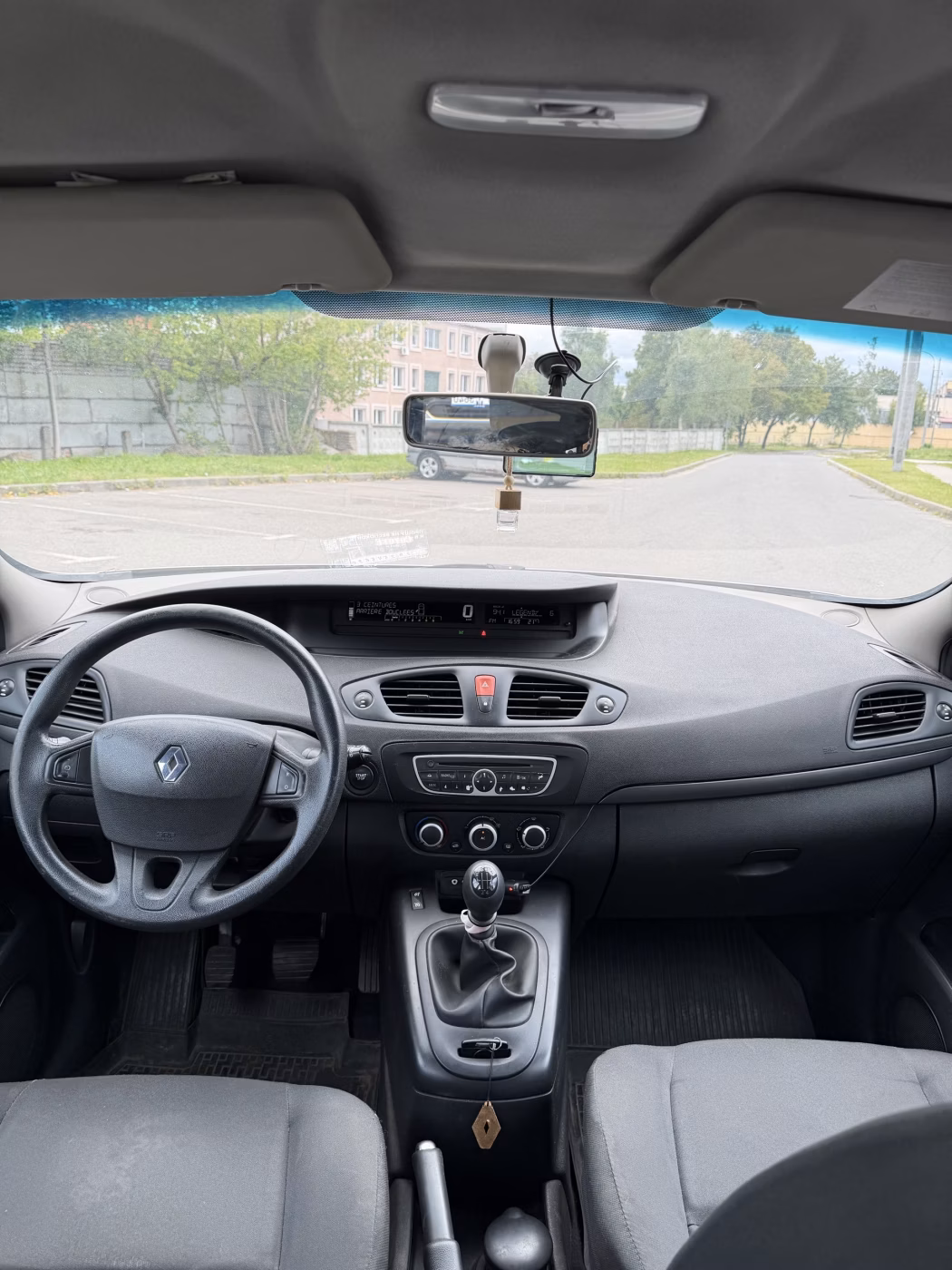 Renault Scenic фото 16