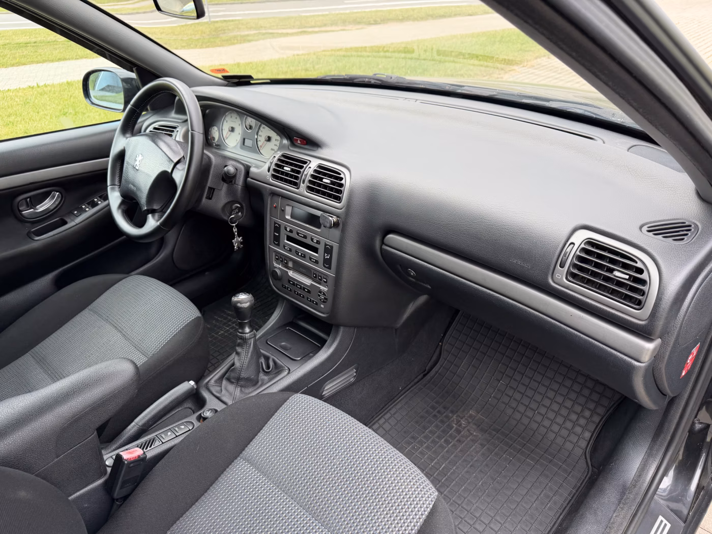Peugeot 406 фото 6