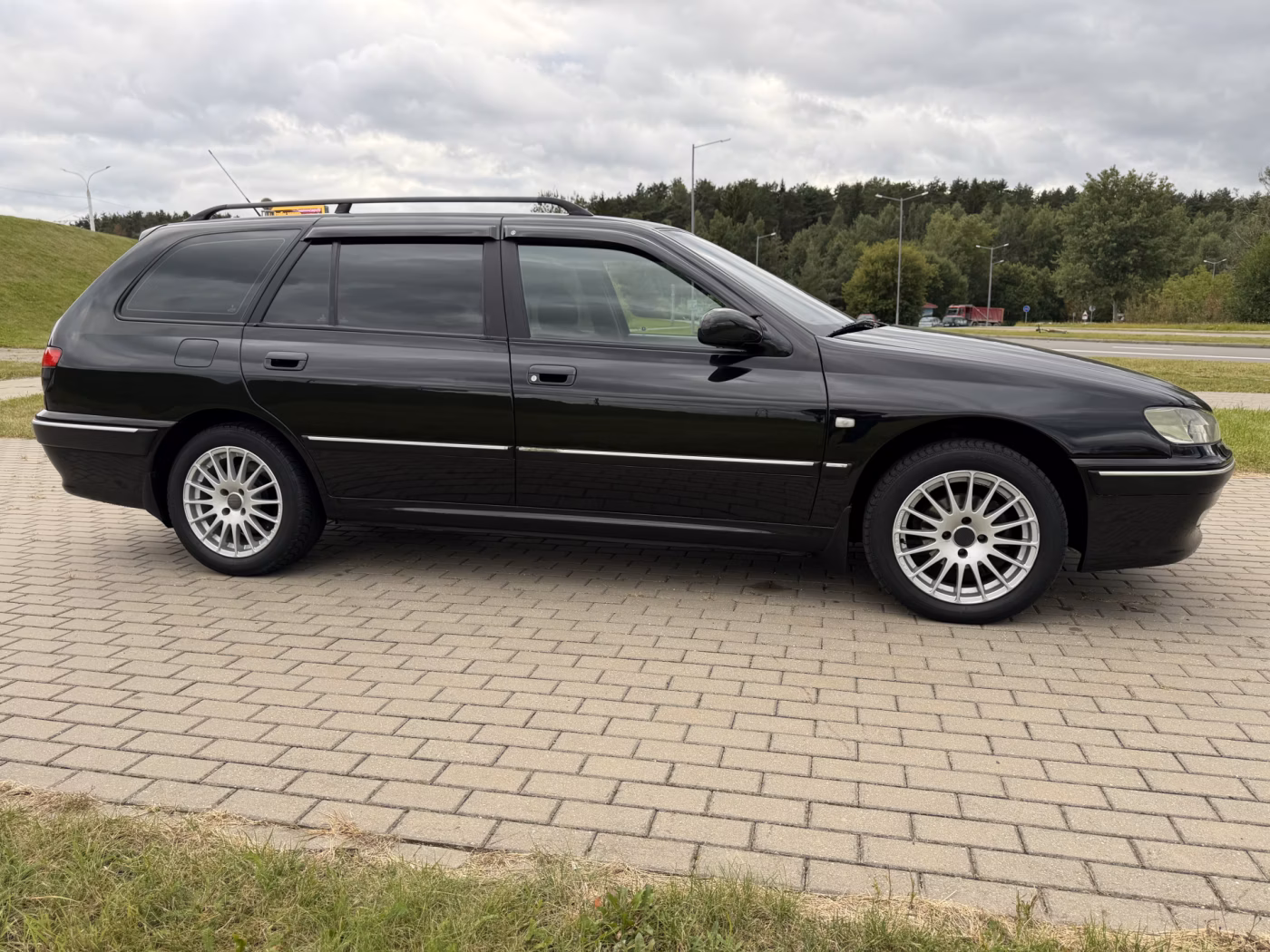 Peugeot 406 фото 10