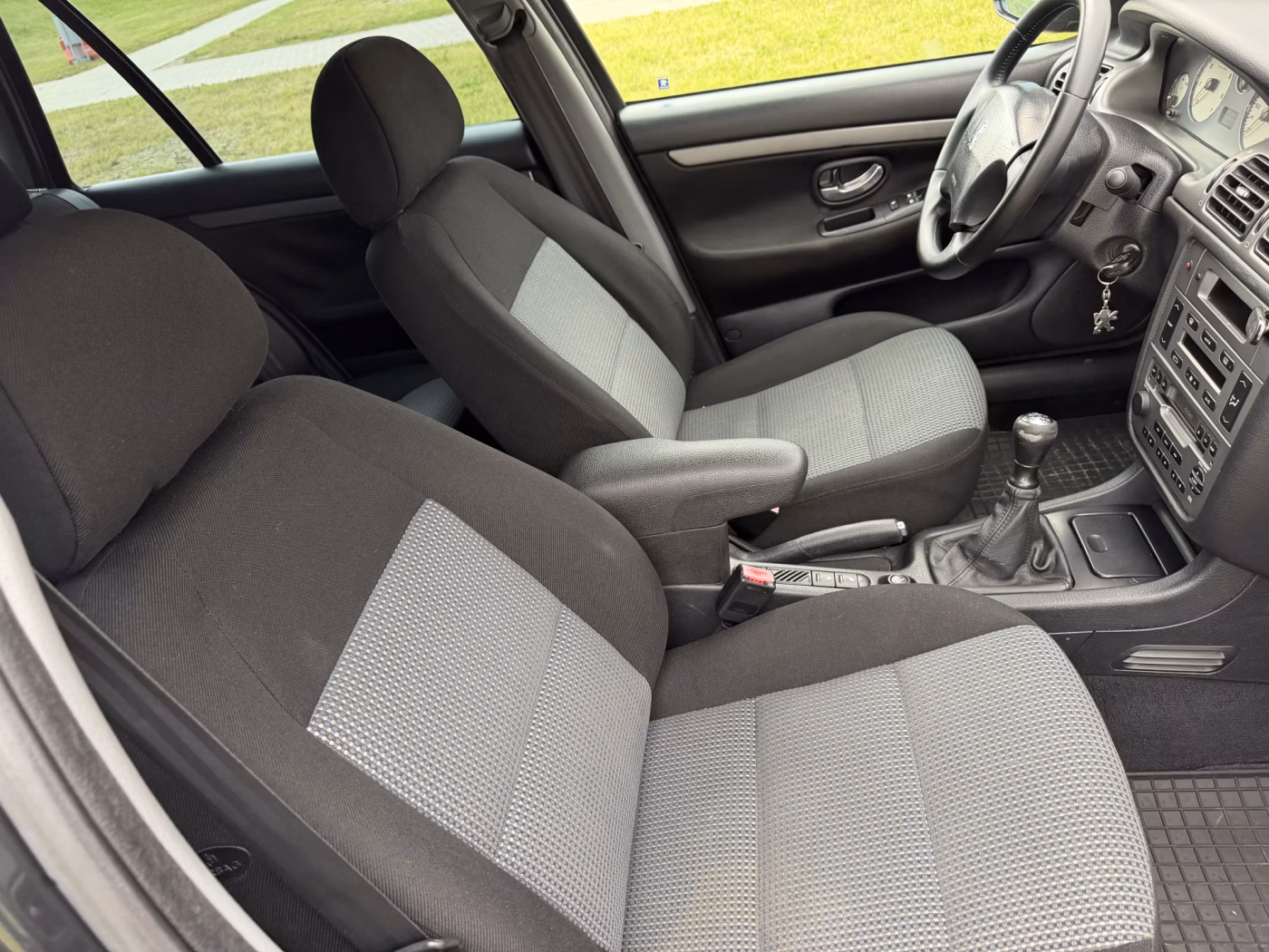 Peugeot 406 фото 7