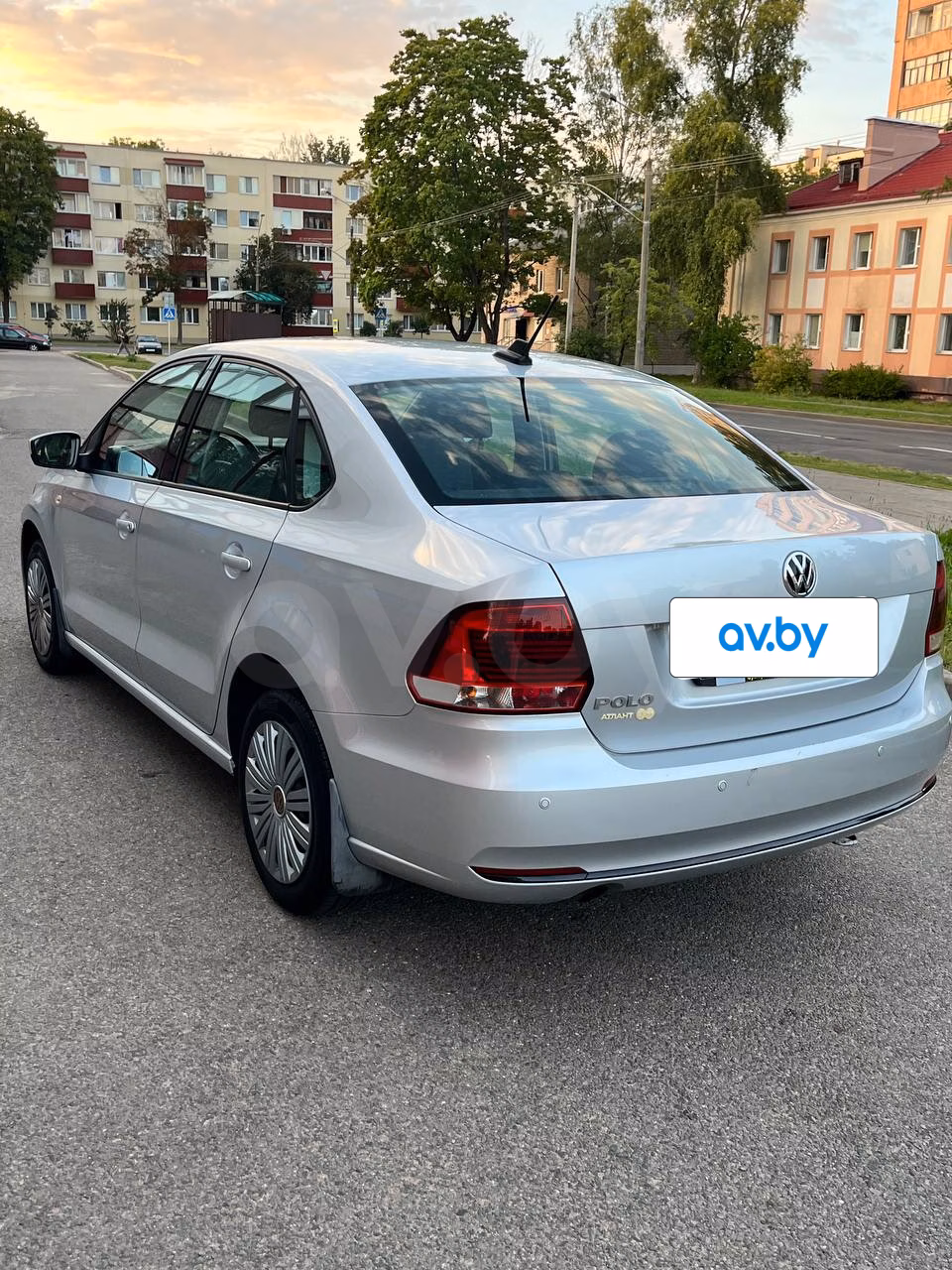 Volkswagen Polo Sedan фото 2
