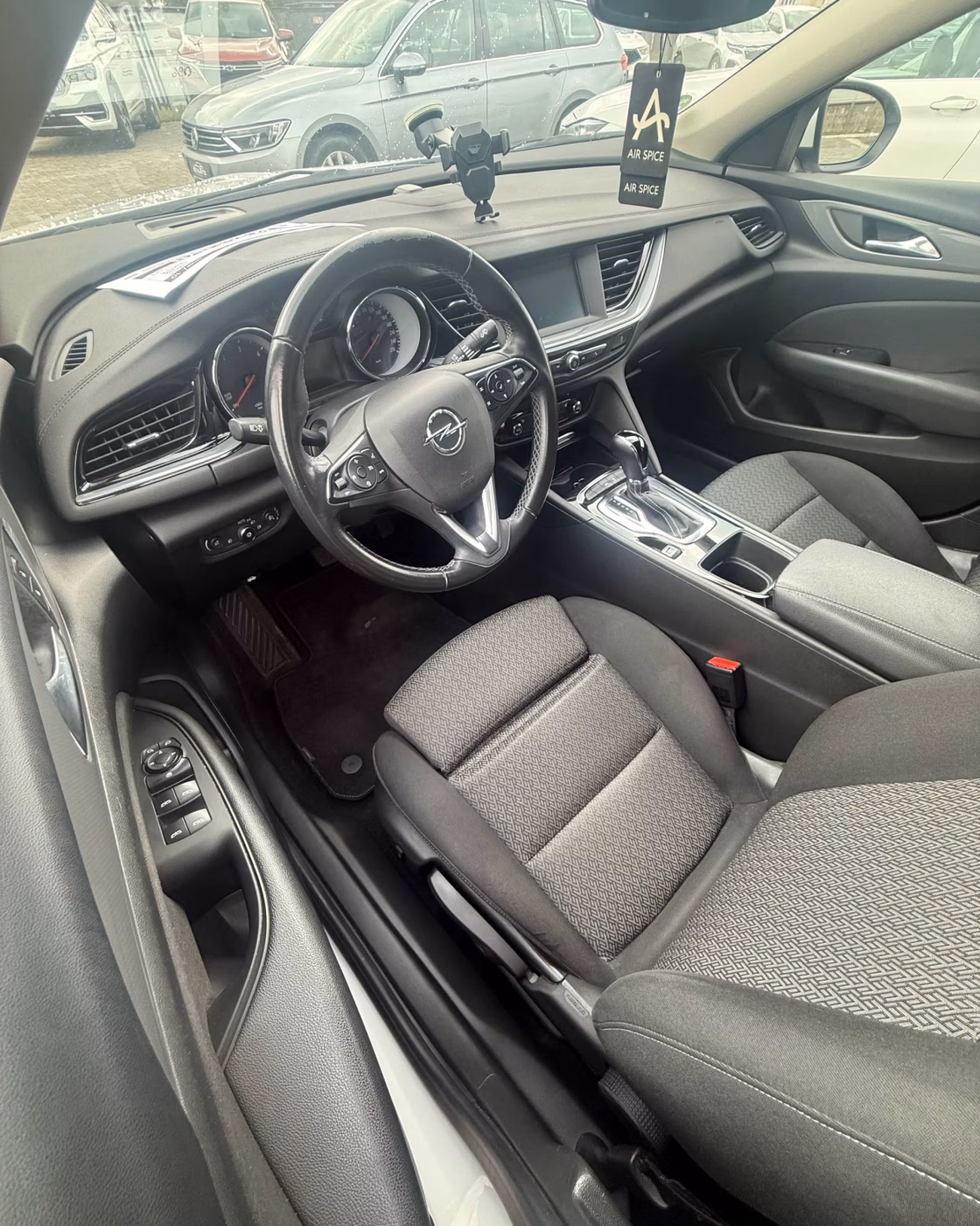 Opel Insignia фото 9