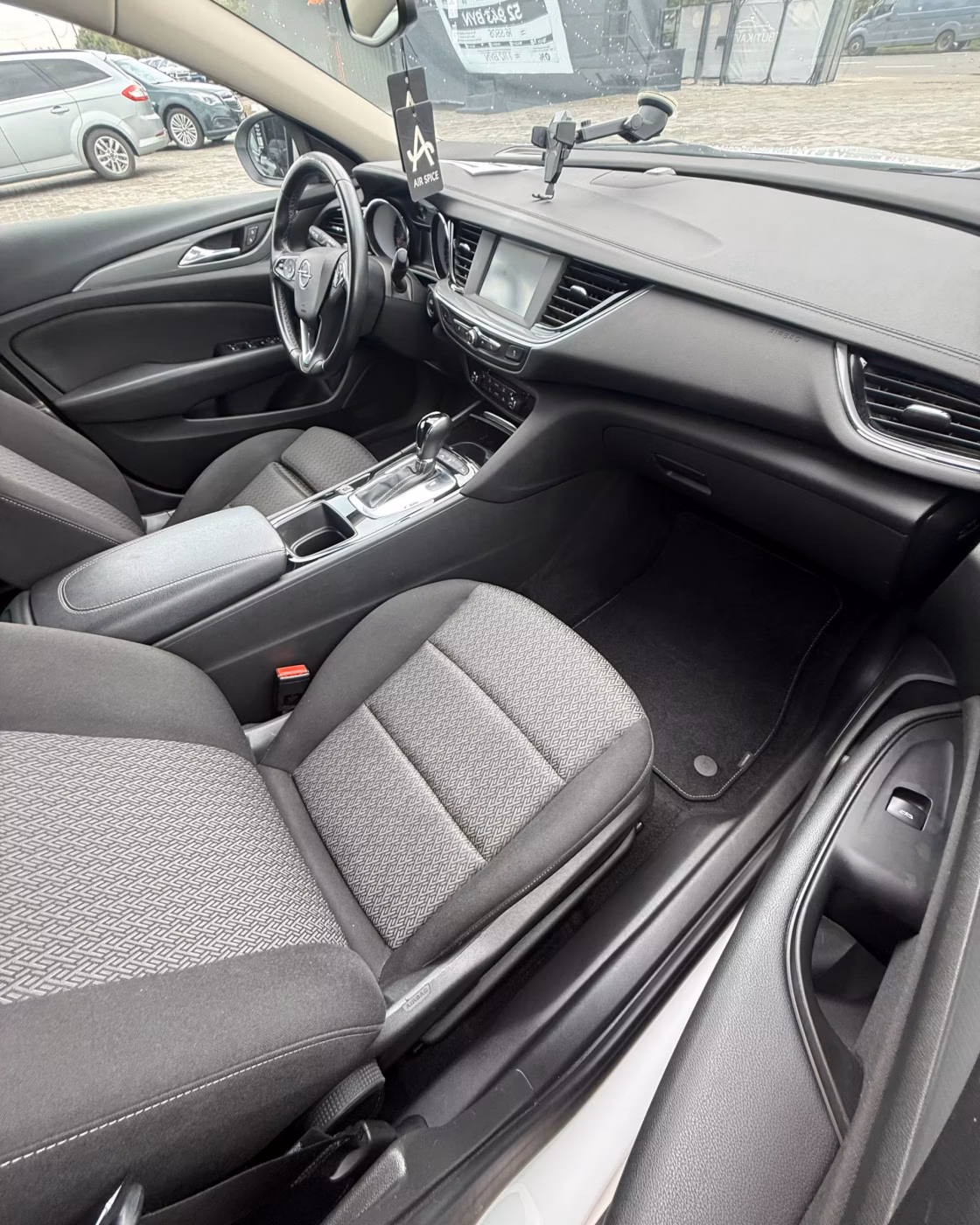 Opel Insignia фото 12