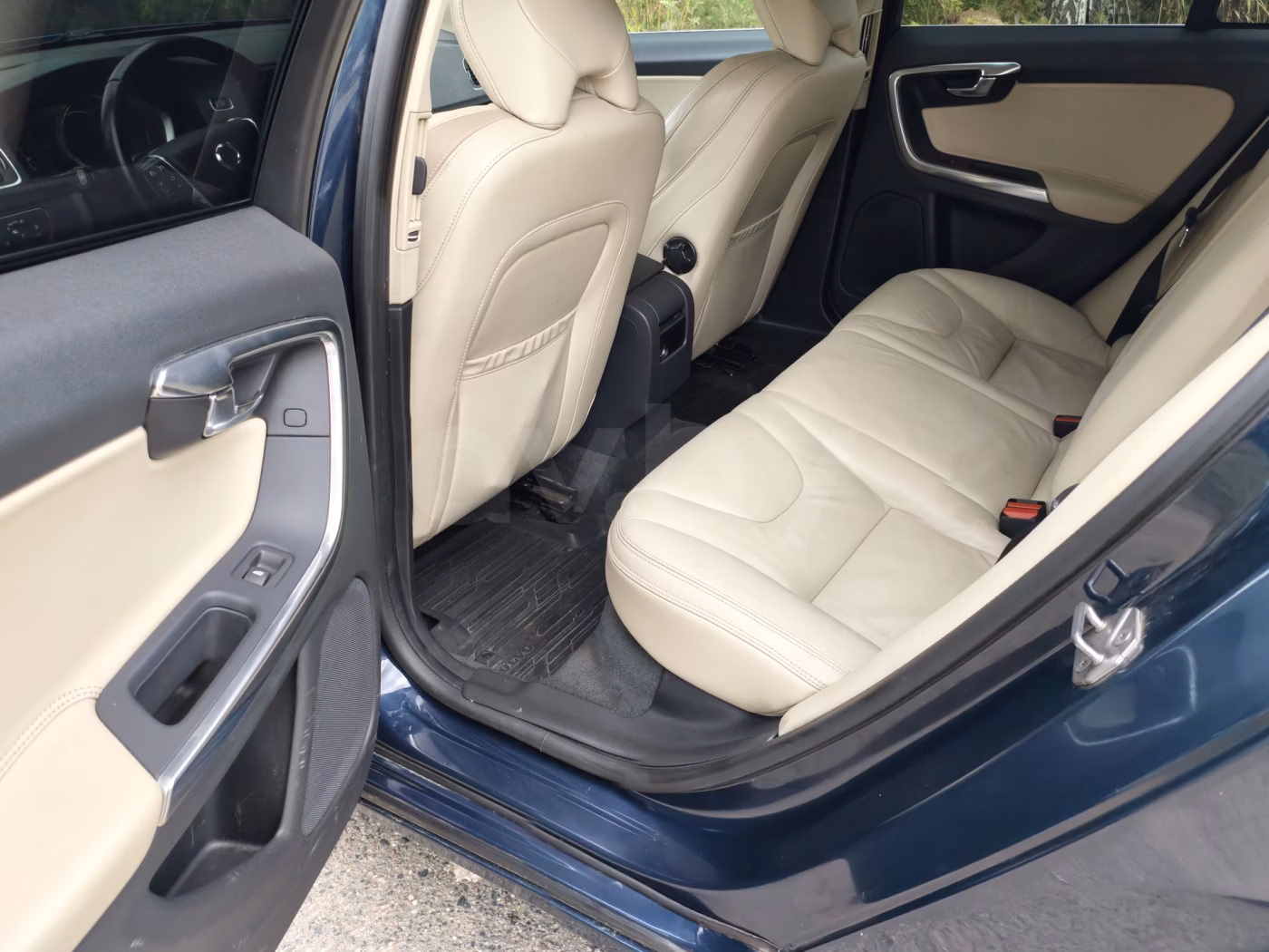 Volvo V60 фото 16