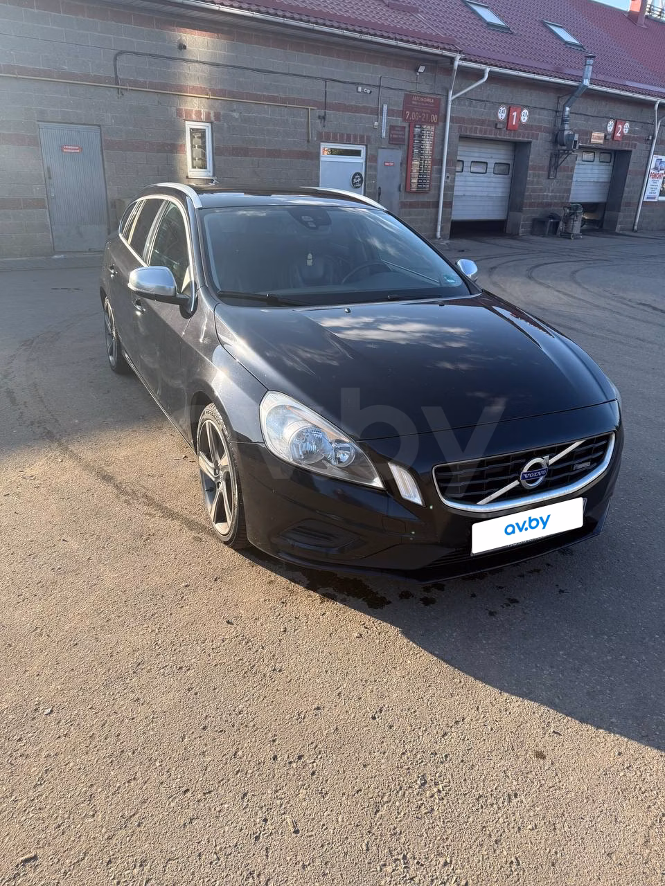 Volvo V60 фото 2