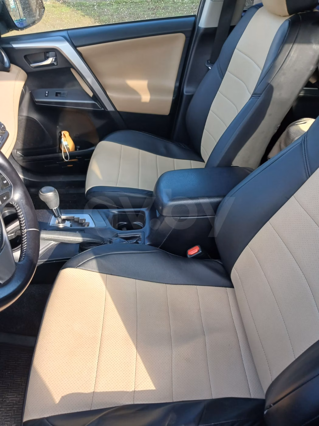 Toyota RAV4 фото 10