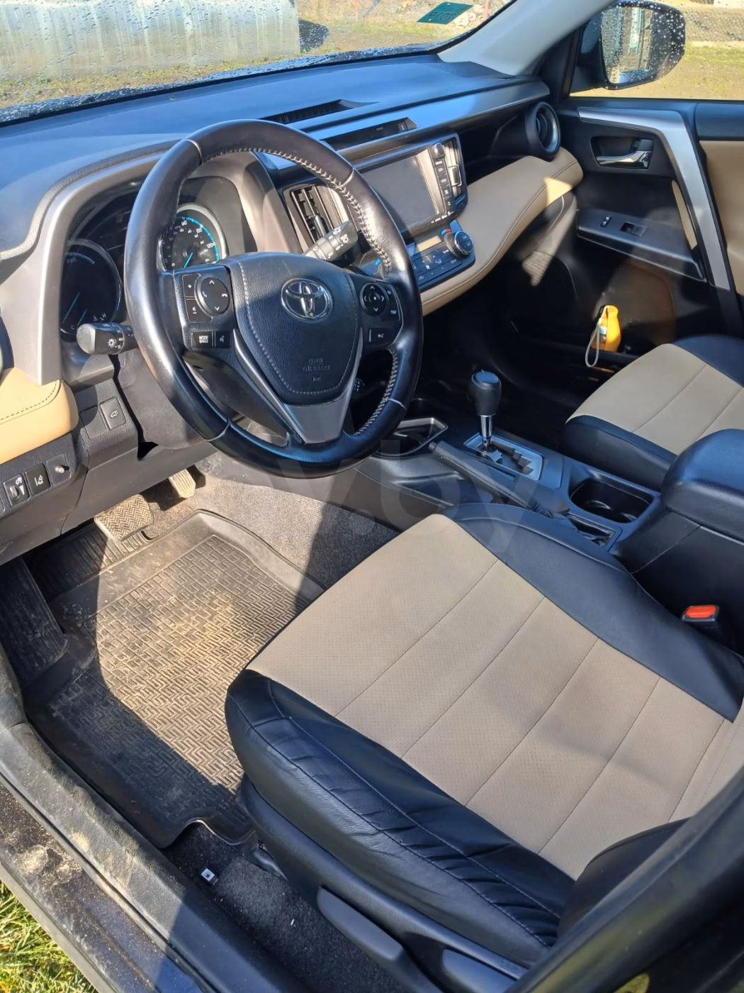 Toyota RAV4 фото 11
