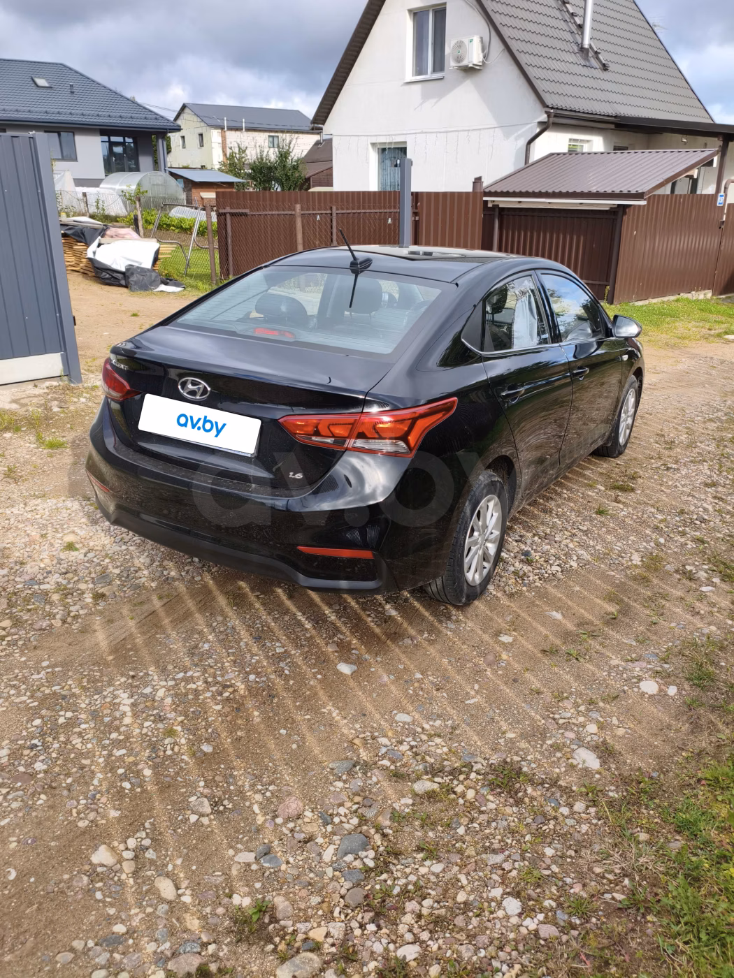 Hyundai Accent фото 3