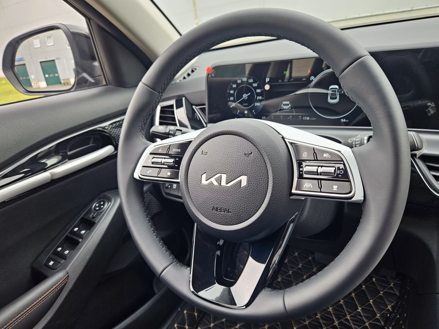 Kia Seltos фото 17