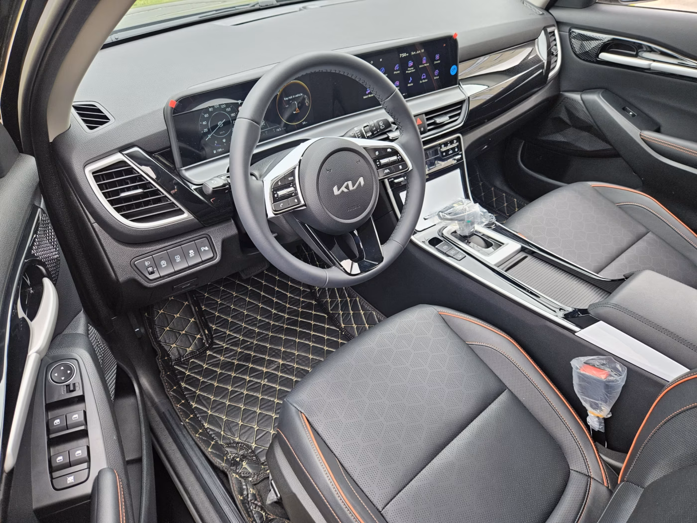 Kia Seltos фото 15