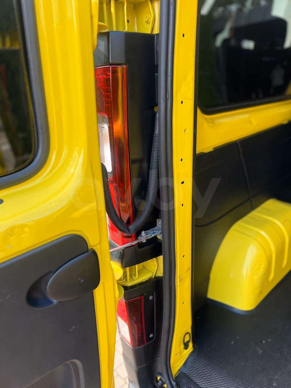 Opel Vivaro фото 14