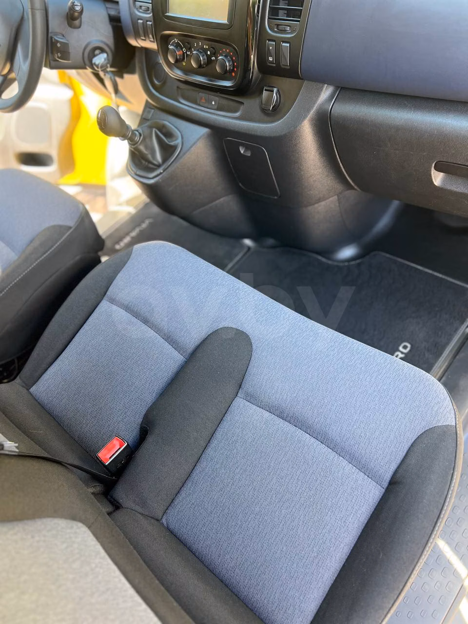 Opel Vivaro фото 9