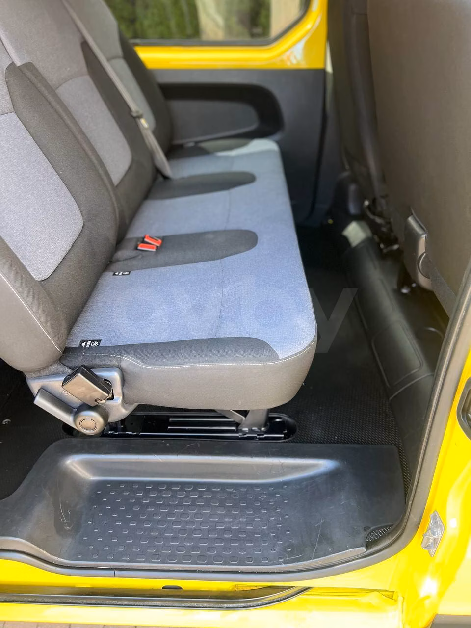 Opel Vivaro фото 25