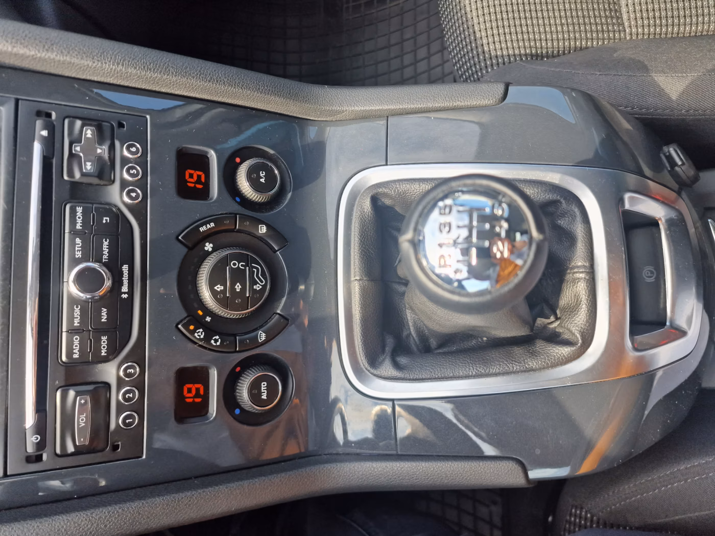 Peugeot 5008 фото 13