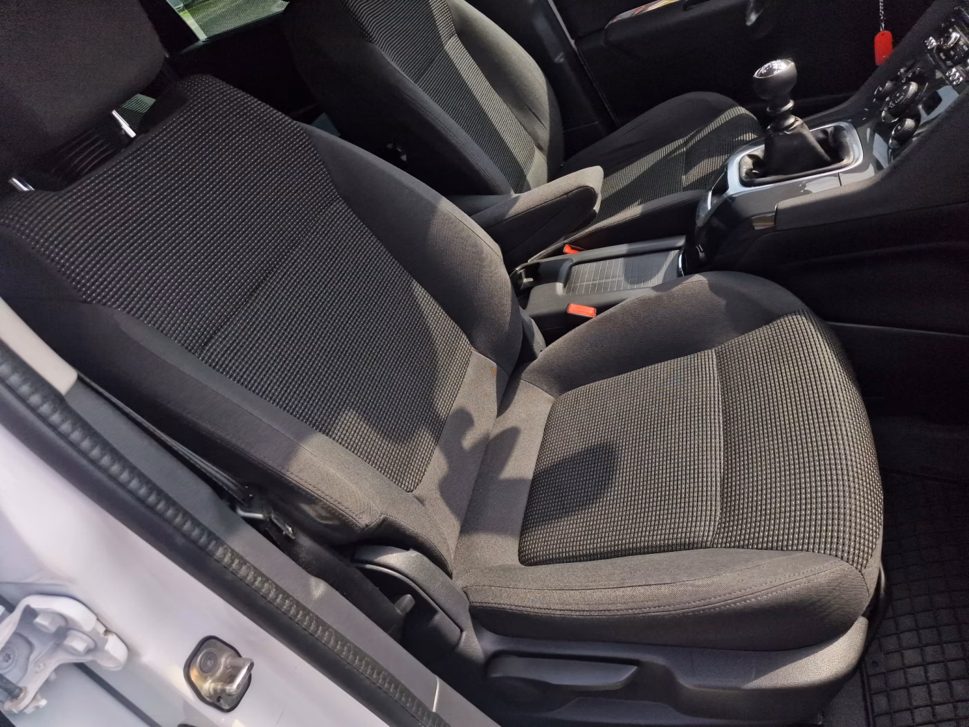 Peugeot 5008 фото 17