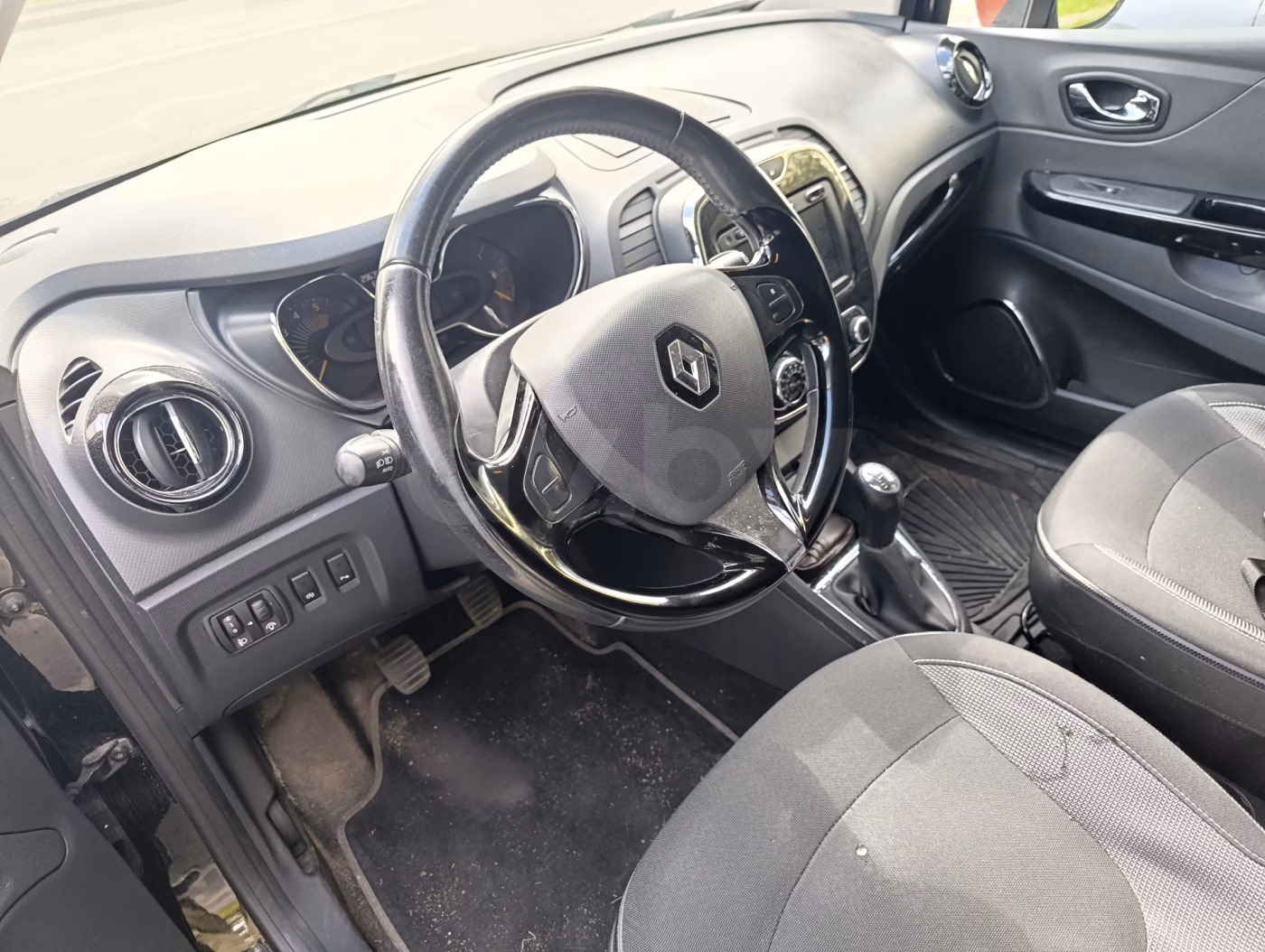Renault Captur фото 2