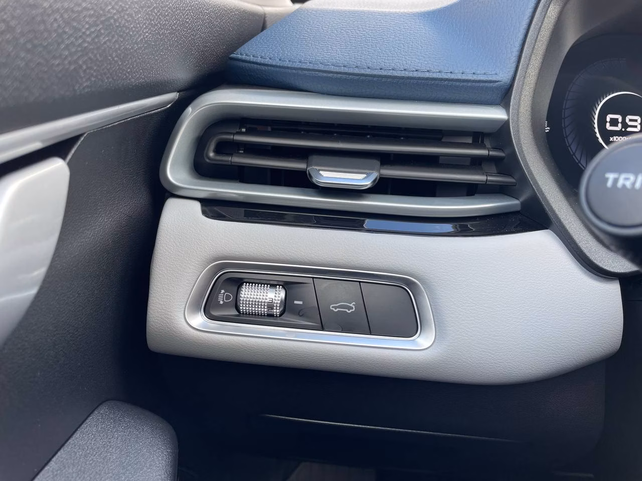 Geely Emgrand фото 16