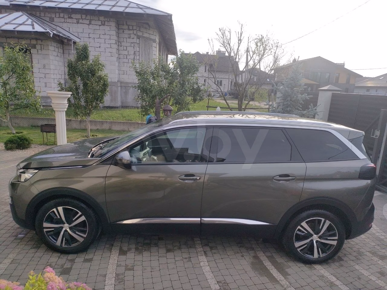Peugeot 5008 фото 9