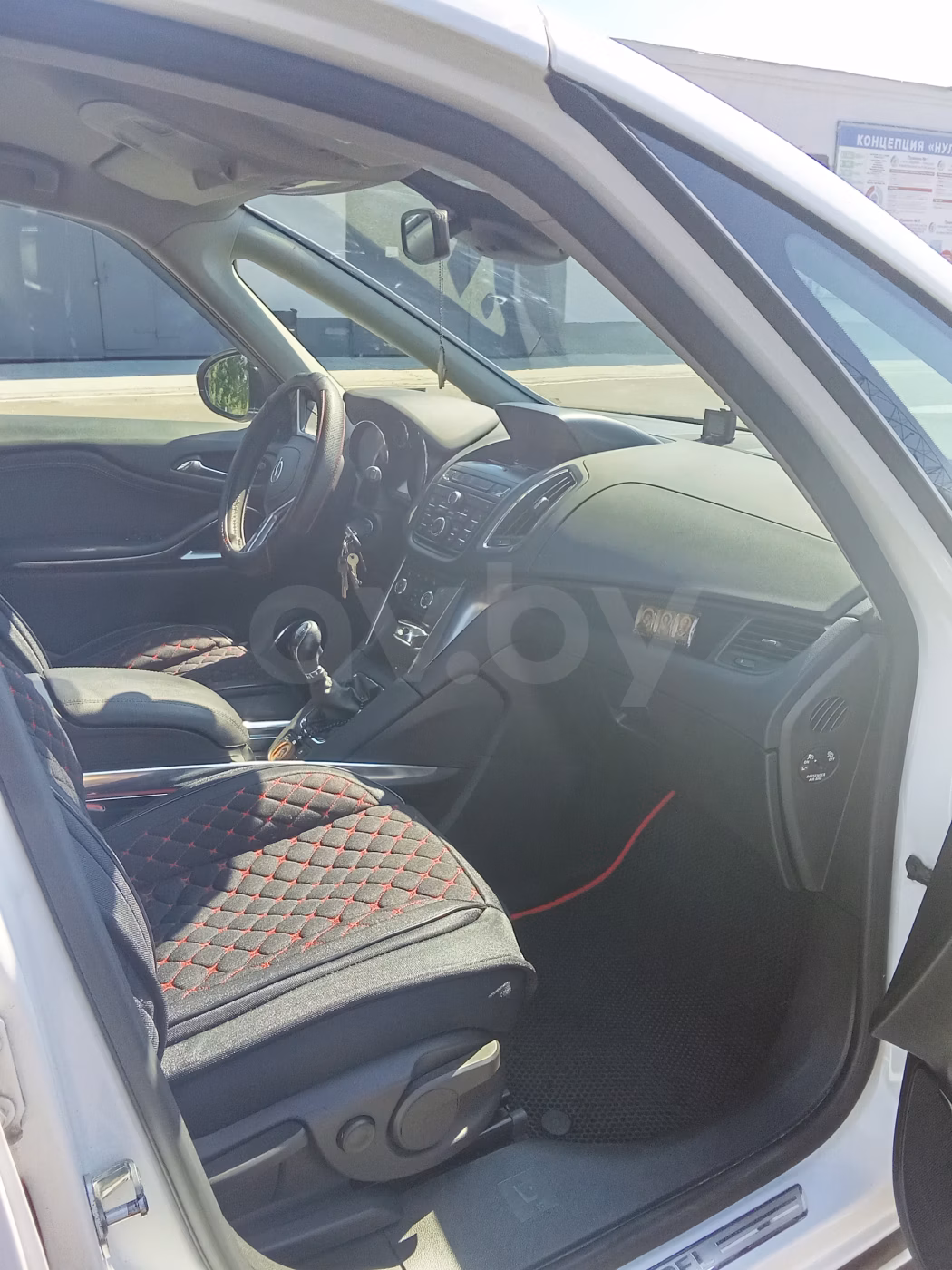 Opel Zafira фото 9