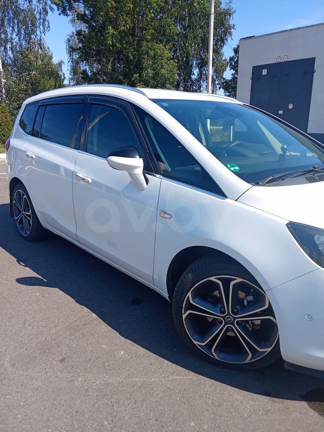 Opel Zafira фото 7