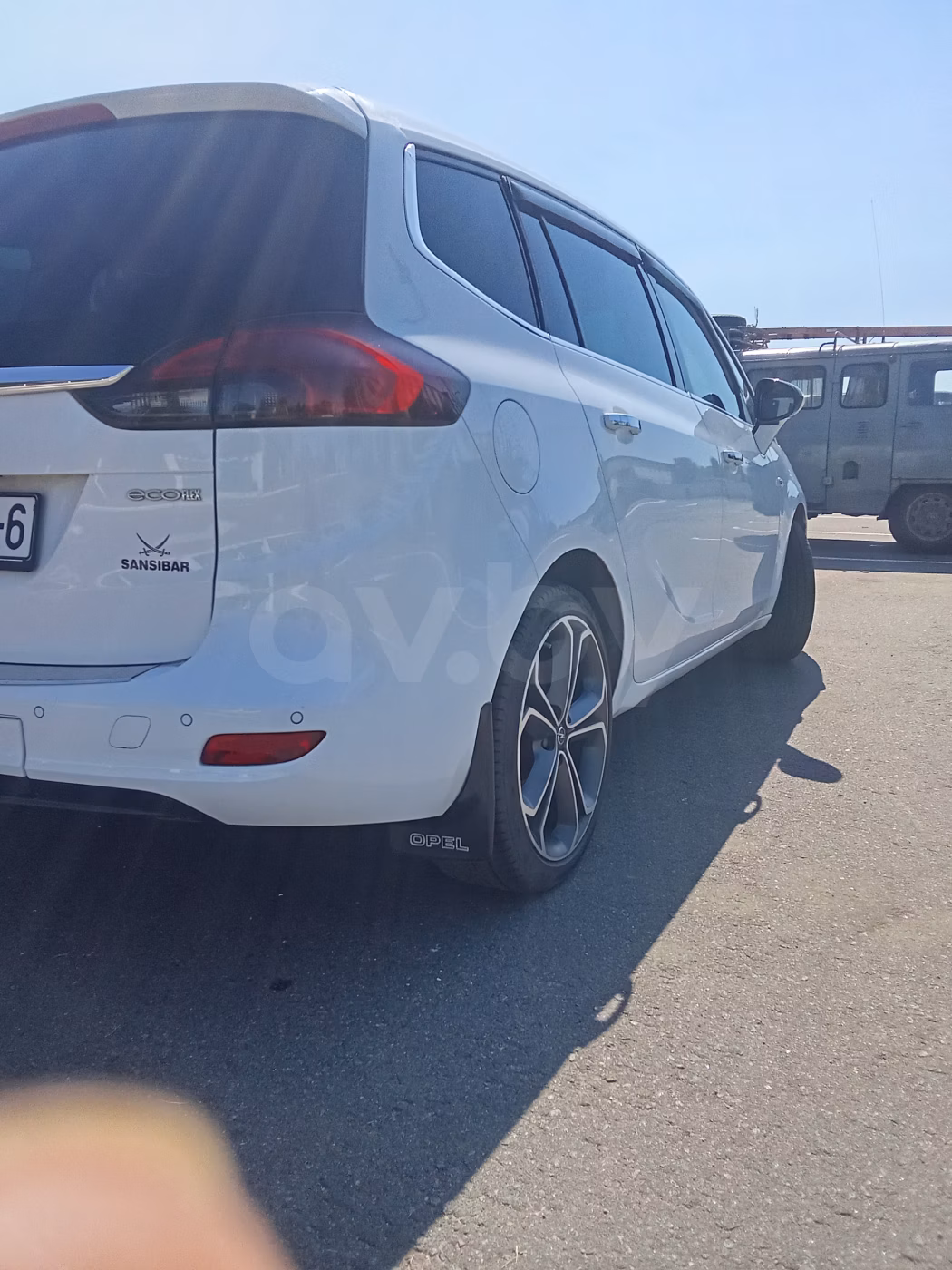 Opel Zafira фото 2