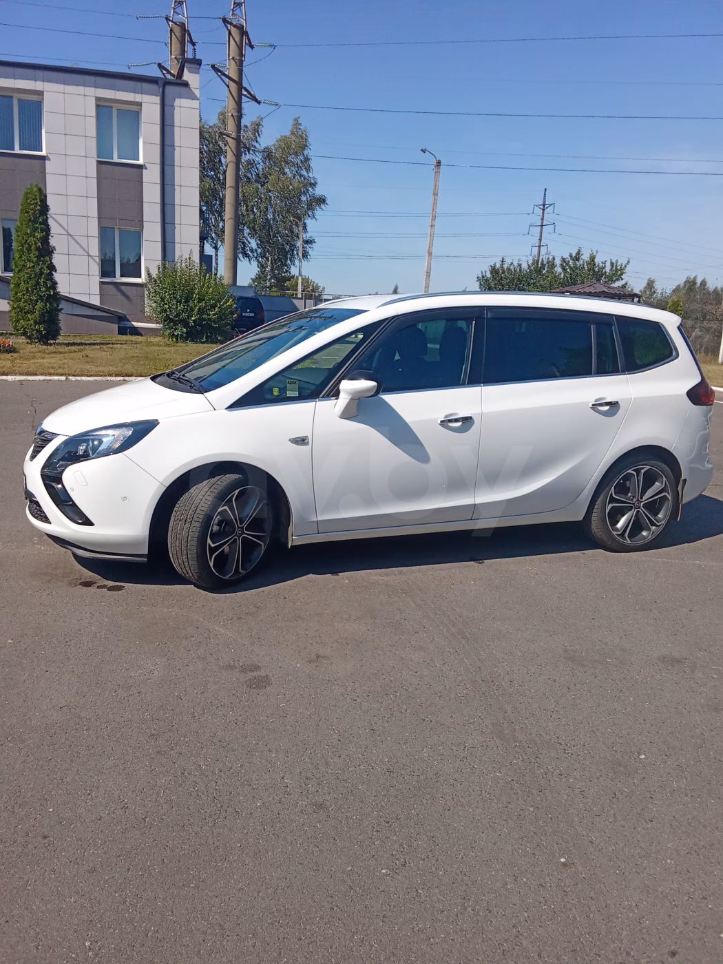 Opel Zafira фото 8