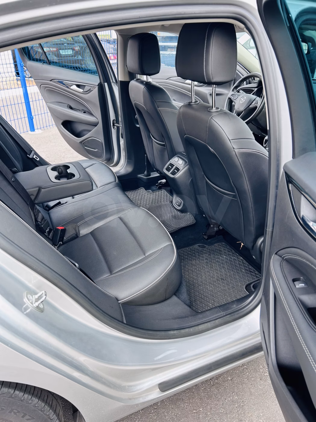 Opel Insignia фото 12