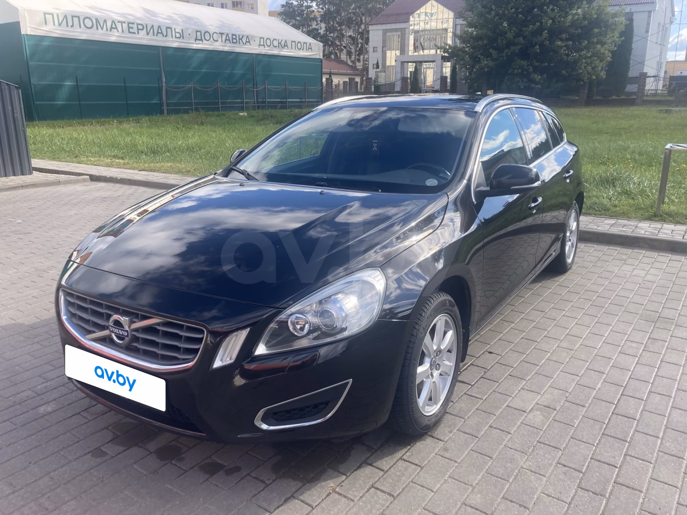 Volvo V60 фото 7