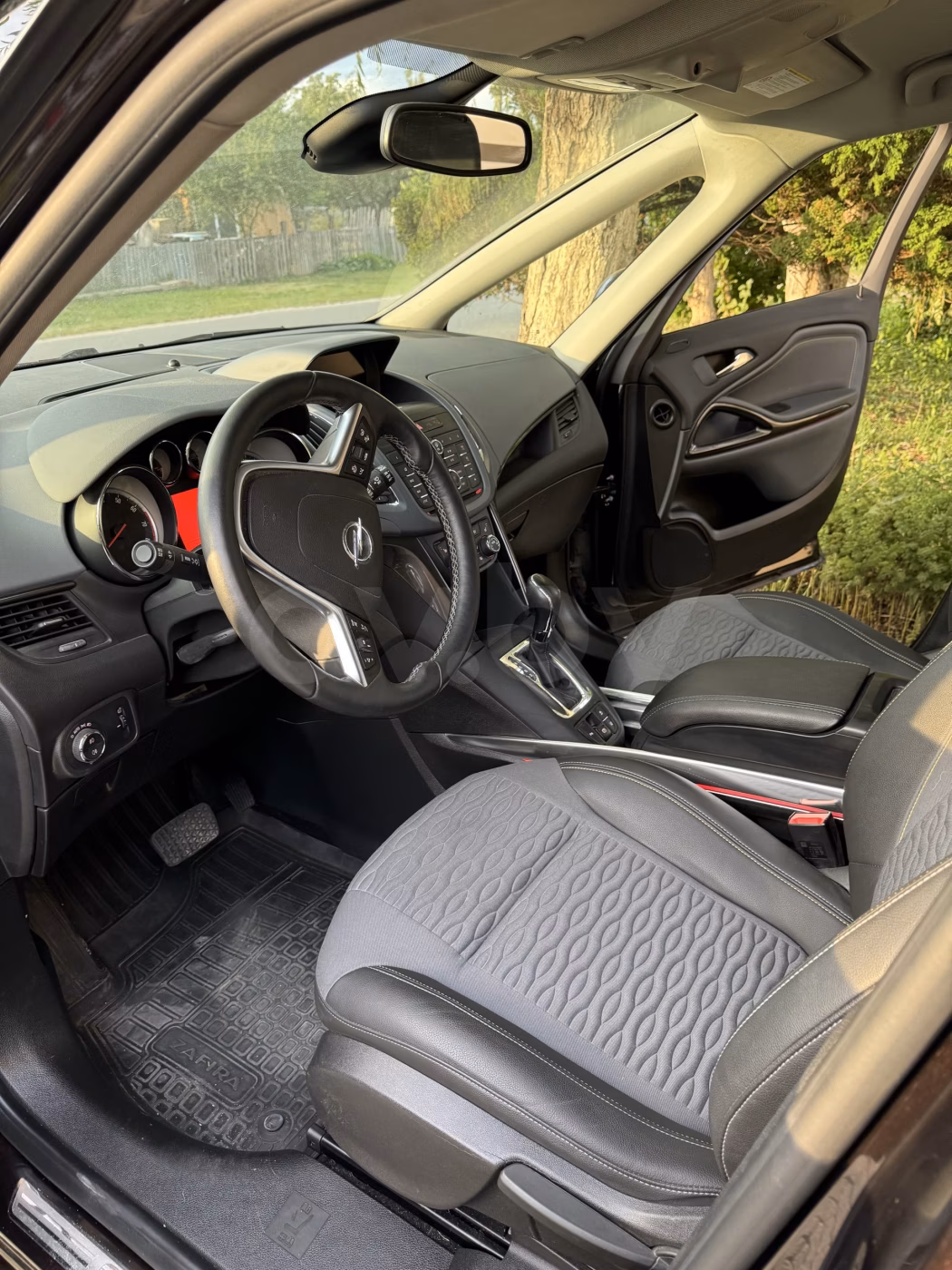 Opel Zafira фото 3