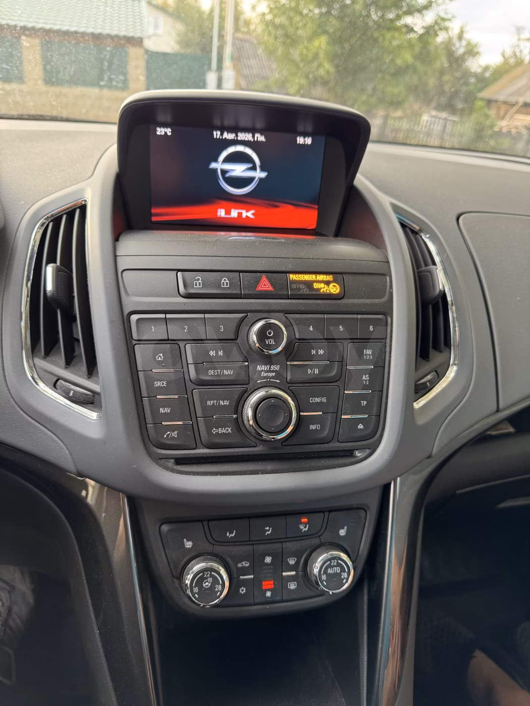 Opel Zafira фото 10