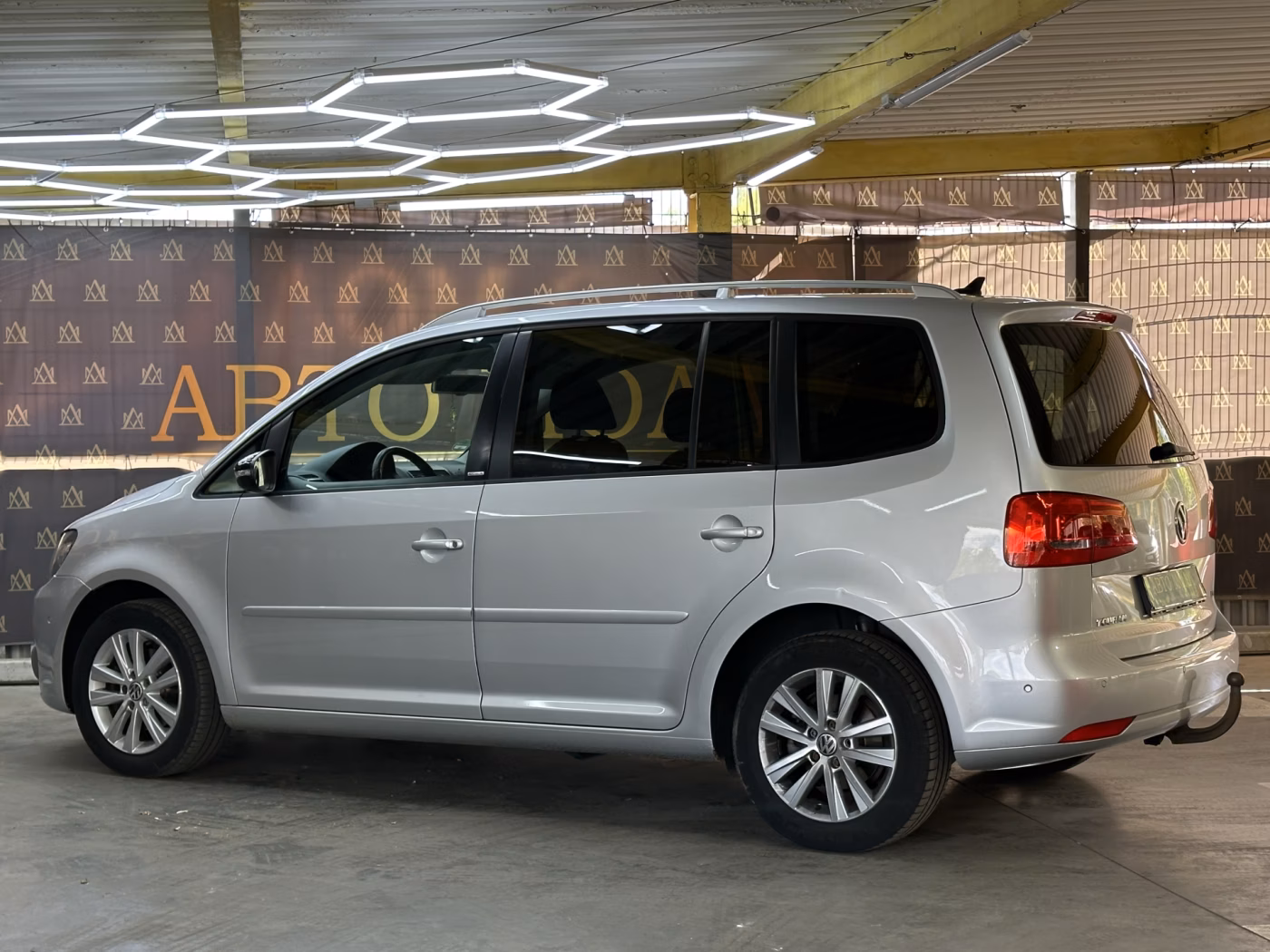 Volkswagen Touran фото 7