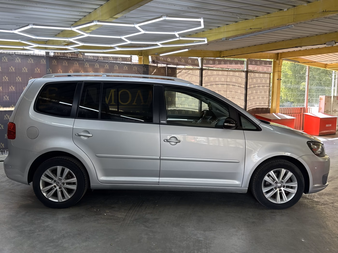 Volkswagen Touran фото 6