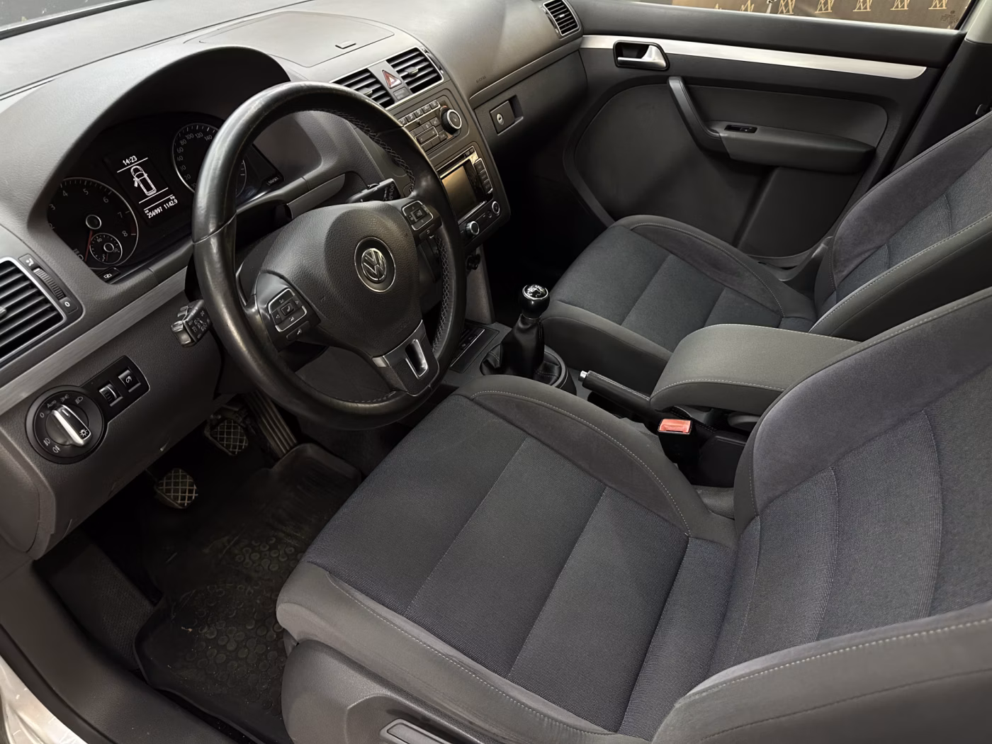 Volkswagen Touran фото 22