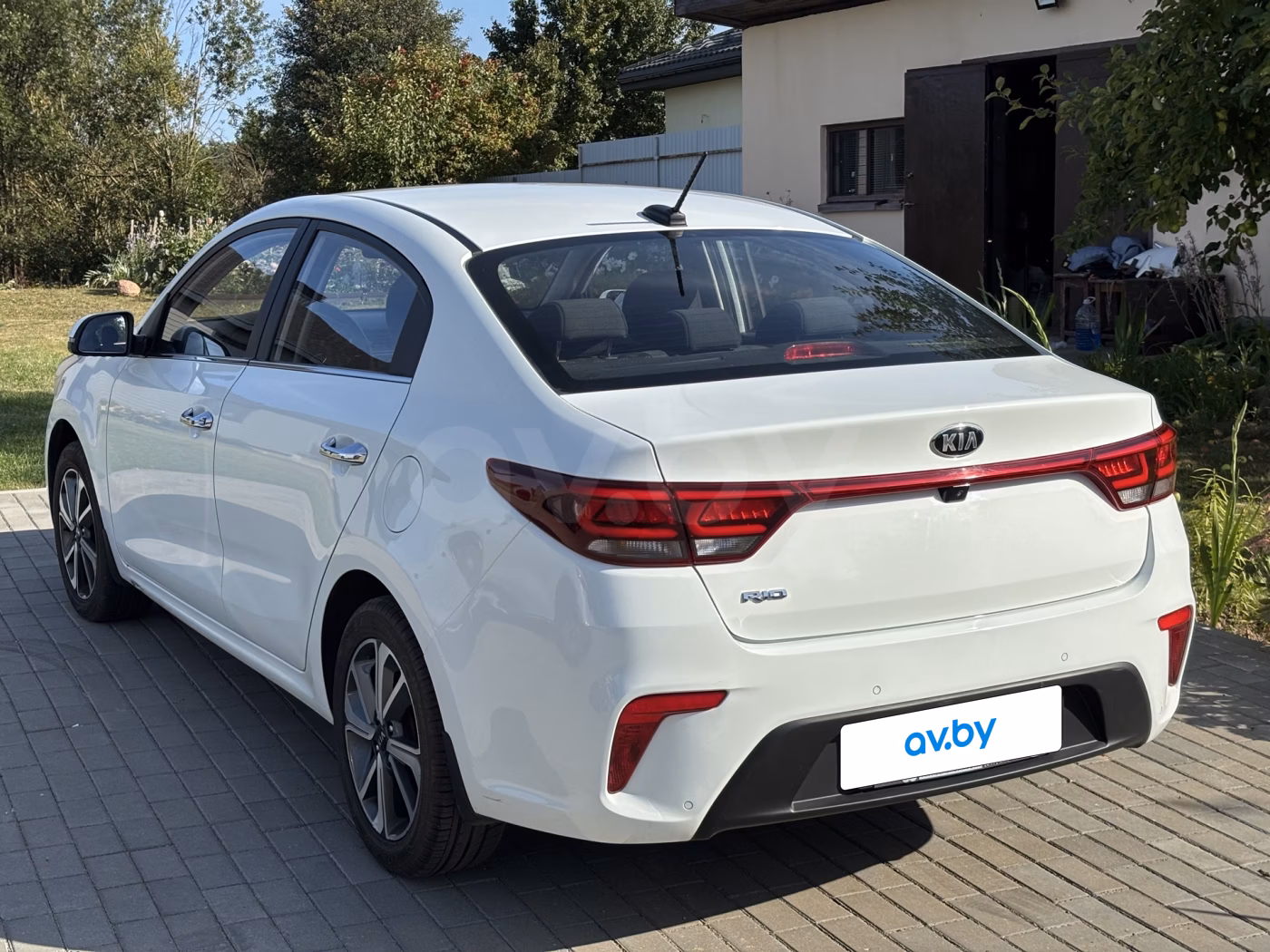 Kia Rio фото 11