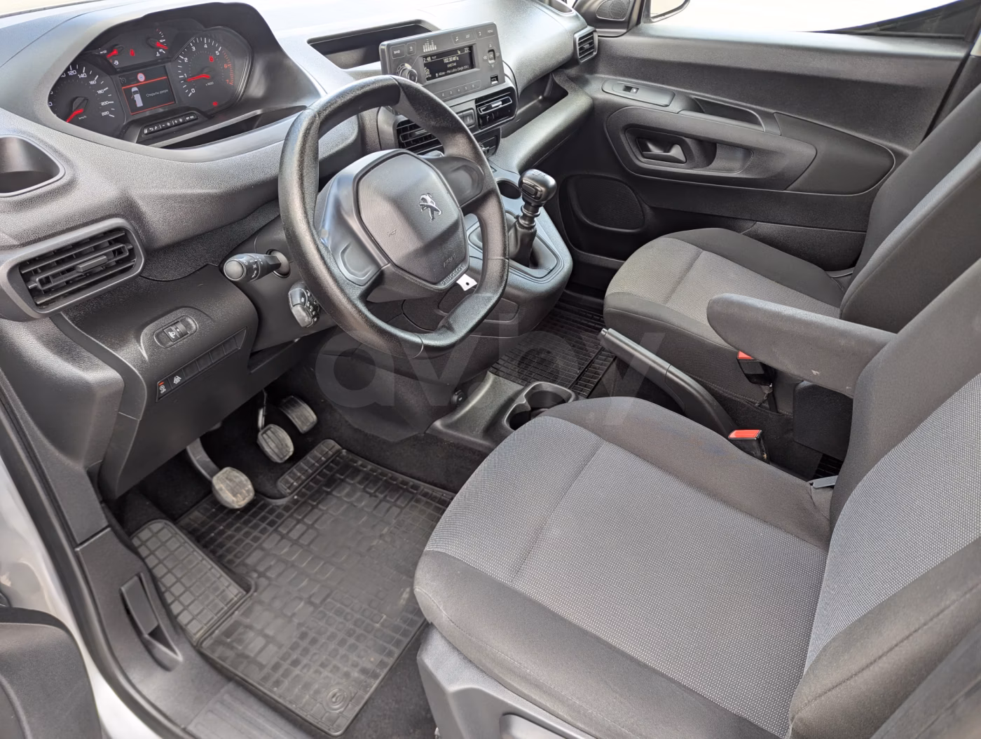 Peugeot Rifter фото 20
