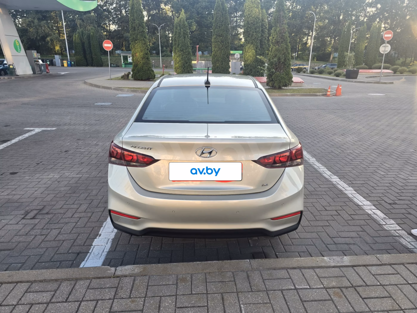 Hyundai Accent фото 2