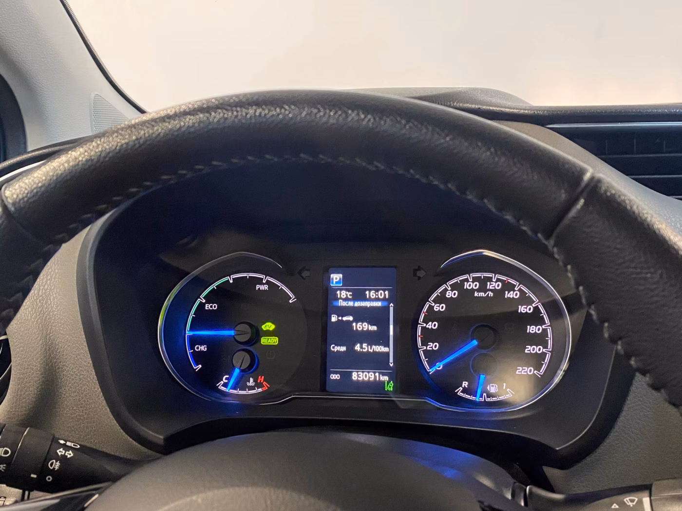 Toyota Yaris фото 8