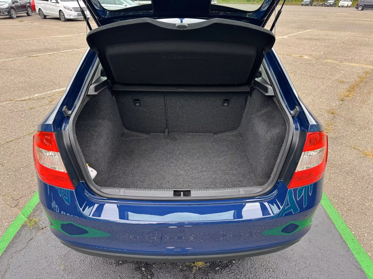 Skoda Rapid фото 8